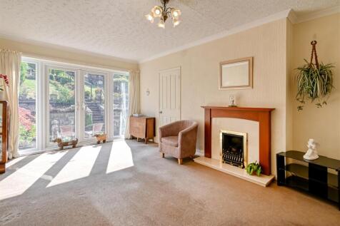 15 Lodge Lane-12.jpg