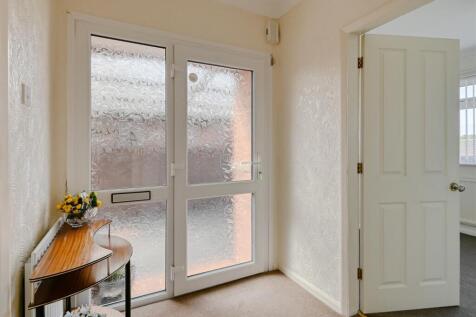 15 Lodge Lane-14.jpg