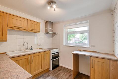 39 Haughton Close-2.jpg