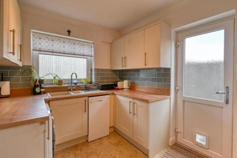 10 Goldstone Drive-02.jpg