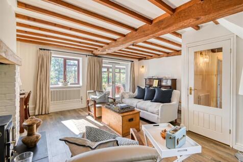 6 St Johns Court-10.jpg