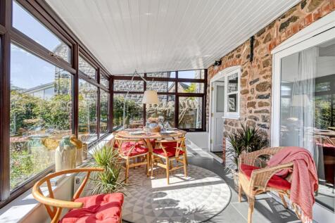 6 St Johns Court-02.jpg