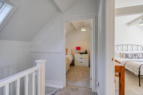 6 St Johns Court-11.jpg