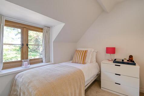 6 St Johns Court-12.jpg