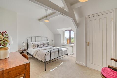6 St Johns Court-13.jpg