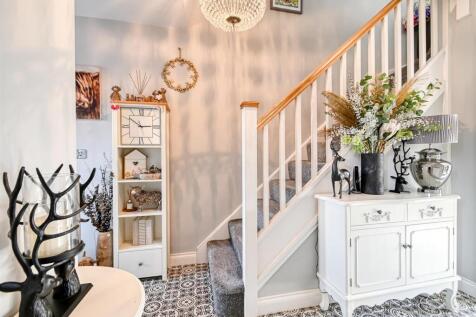 25 Staley Grove-8.jpg