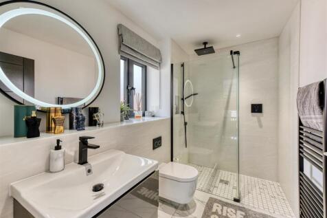 Meadow View, Mile Flat-Shower Room.jpg