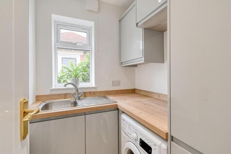 23 Conduit Lane-04.jpg