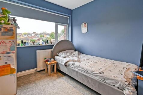 12 Queensway Drive-12.jpg