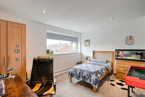 12 Queensway Drive-09.jpg