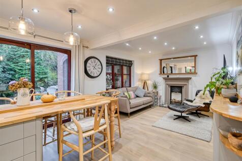 1 Wells Close-21.jpg