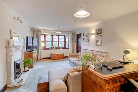 1 Wells Close-25.jpg