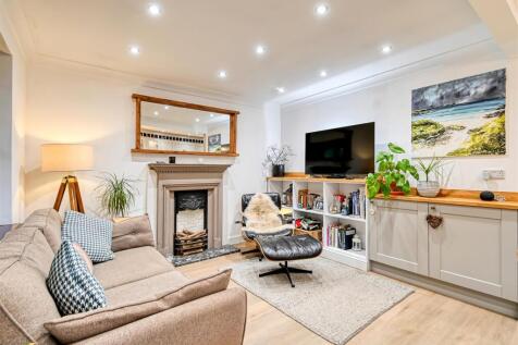 1 Wells Close-19.jpg