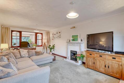 1 Wells Close-26.jpg