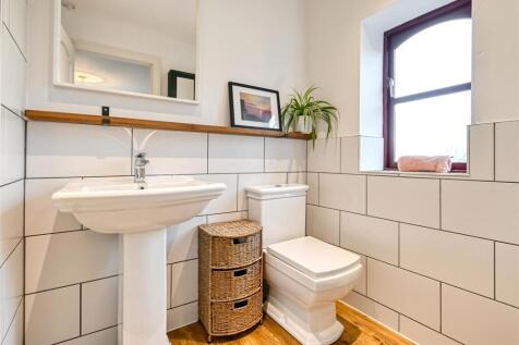 1 Wells Close-11.jpg