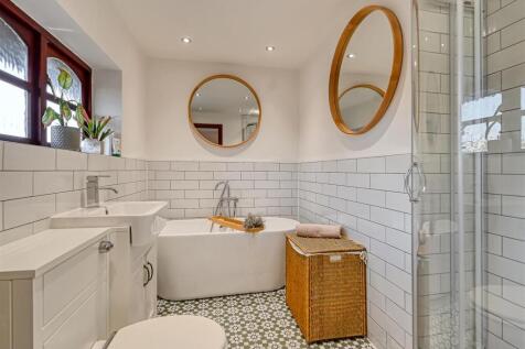 1 Wells Close-04.jpg