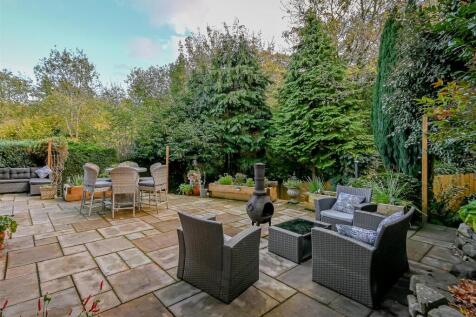 1 Wells Close-36.jpg