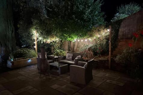 1 Wells Close-39.jpg