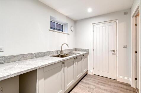 1 Crossfields Crescent-5.jpg