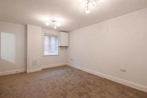 1 Crossfields Crescent-16.jpg