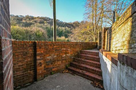 18 The Wharfage-10.jpg