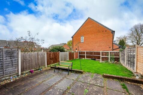 10 Ridley Close-10.jpg