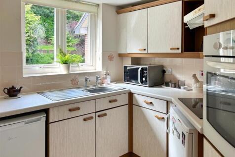 30 Lavington Court-13.jpg