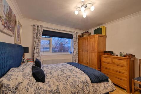 2 Grasmere Drive-09.jpg