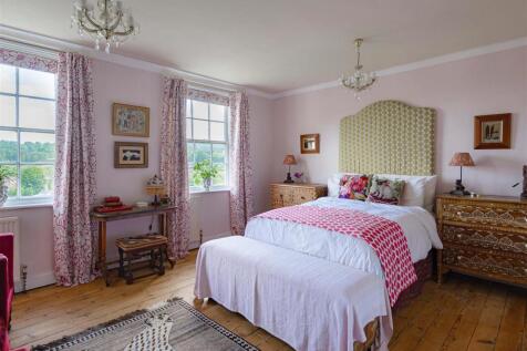 Castle Cliffe House-bedroom4a.jpg