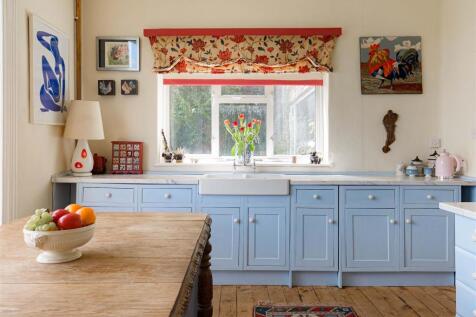 Castle Cliffe House-kitchen3.jpg