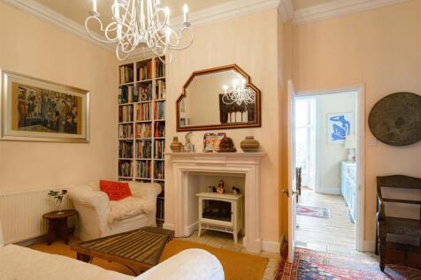 Castle Cliffe House-sitting room1.jpg