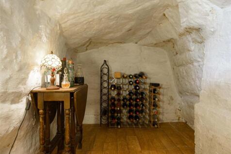 Castle Cliffe House-cellar.jpg