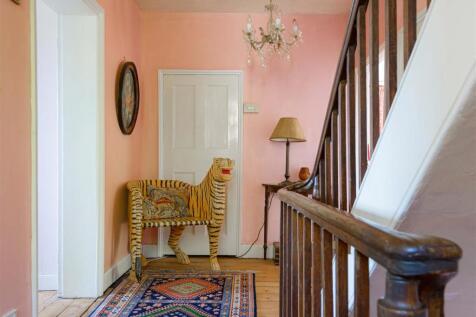 Castle Cliffe House-landing5.jpg