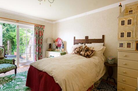 Castle Cliffe House-bedroom2.jpg