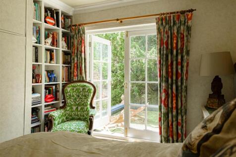 Castle Cliffe House-bedroom2a.jpg