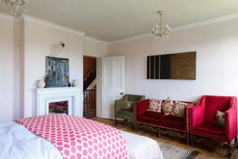 Castle Cliffe House-bedroom4.jpg