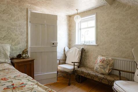 Castle Cliffe House-attic bedroom.jpg
