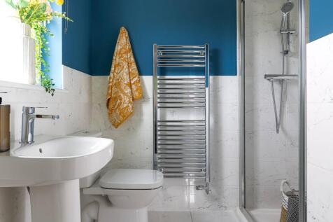 An en suite away from the family