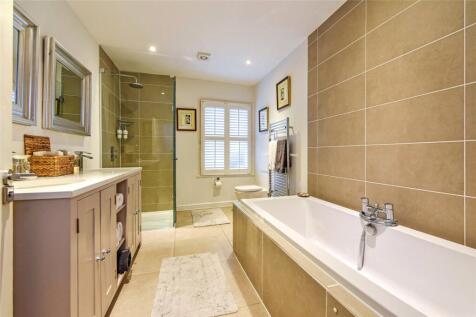 Family Bathroom Wh