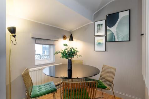 Cheval Place 70 (...