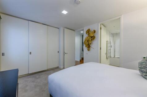 8451019-interior03