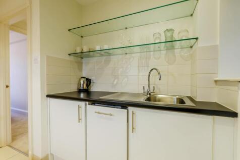 8447084-interior_16