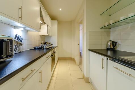 8447084-interior_18