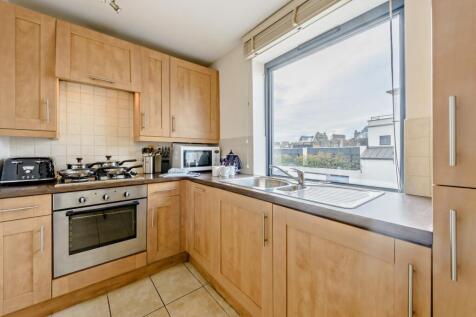 8447057-interior2...