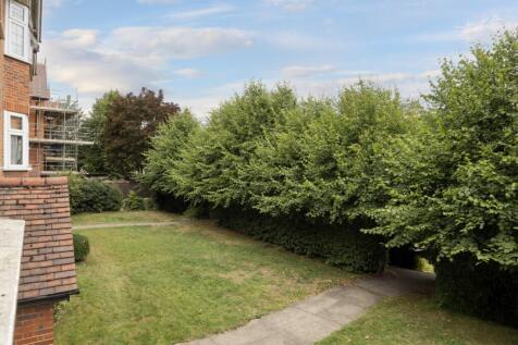 Lingfield Court F...
