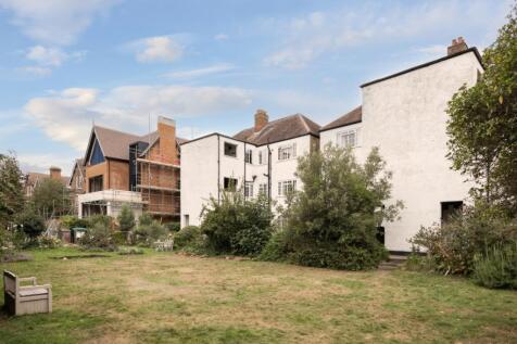 Lingfield Court F...