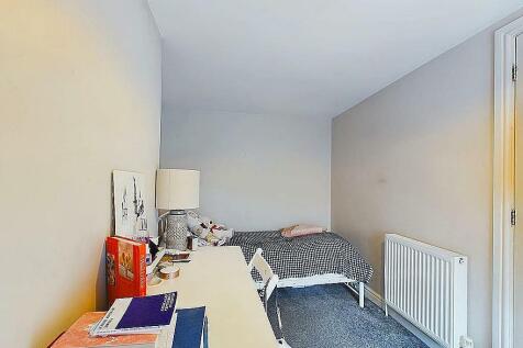 CAM01645G0-PR0046-STILL014.jpg