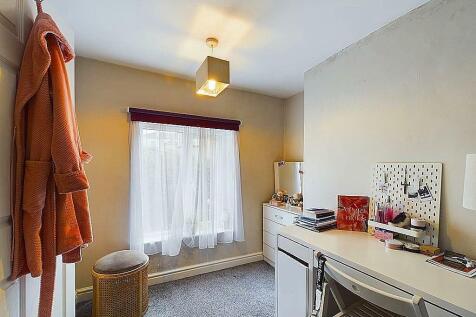 CAM01645G0-PR0046-STILL015.jpg