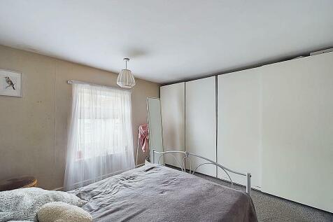 CAM01645G0-PR0046-STILL019.jpg