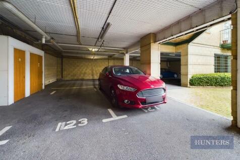 CAM01645G0-PR0136-STILL016.jpg